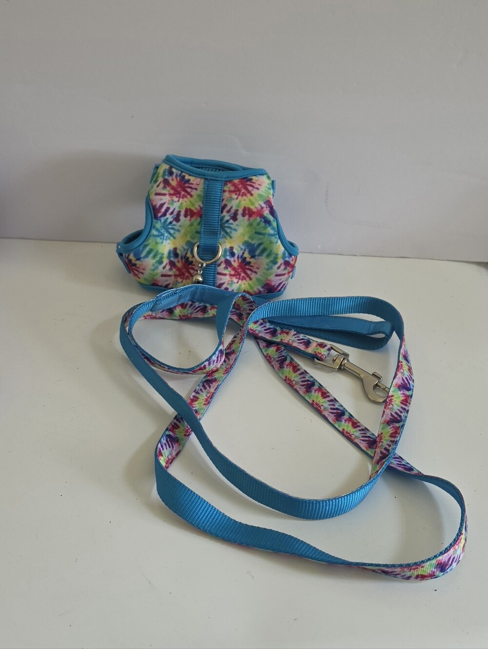 Whisker City Tie-Dye Blue Trim Cat Harness & Leash Set